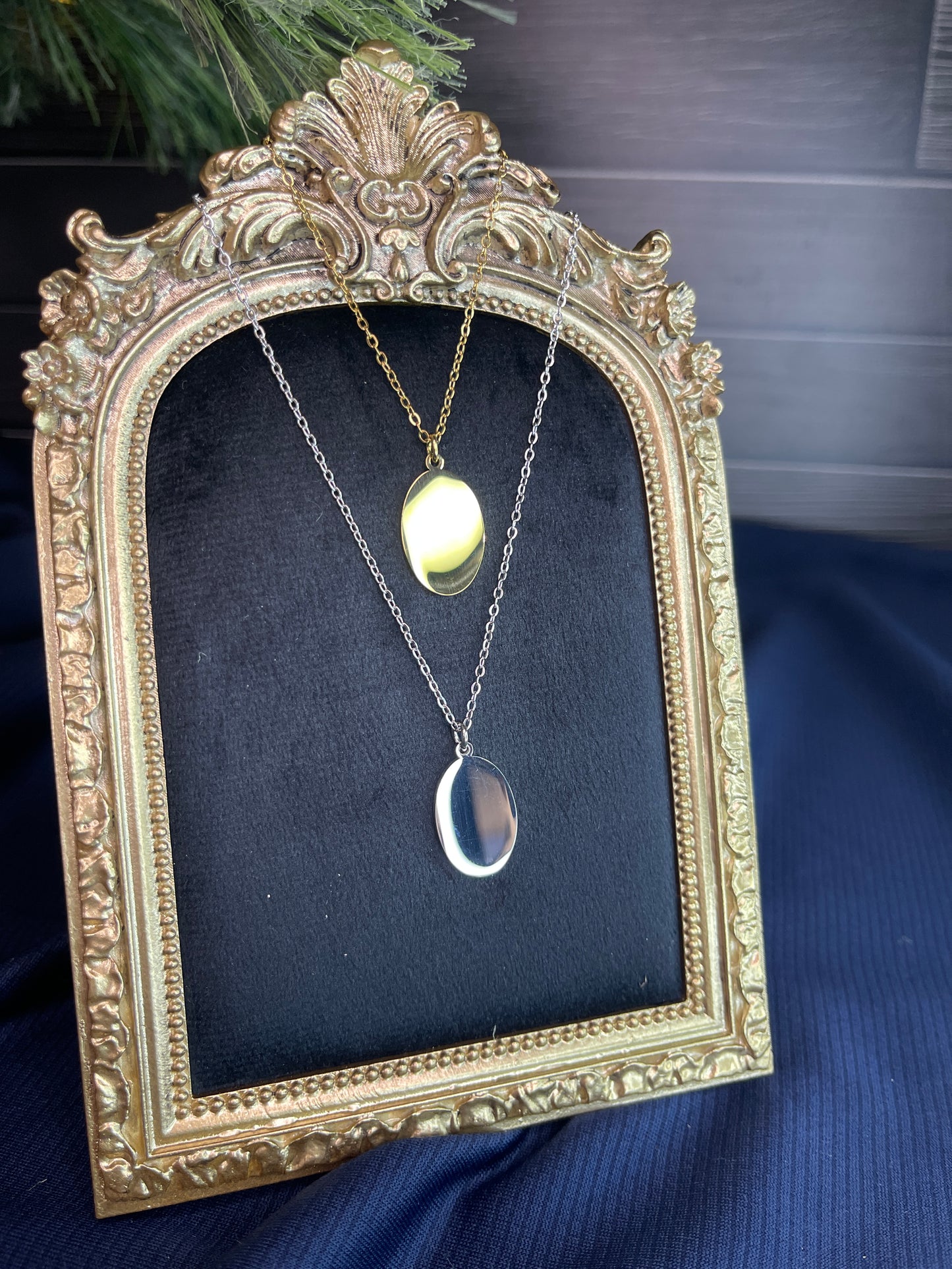 Oval Pendant Necklace