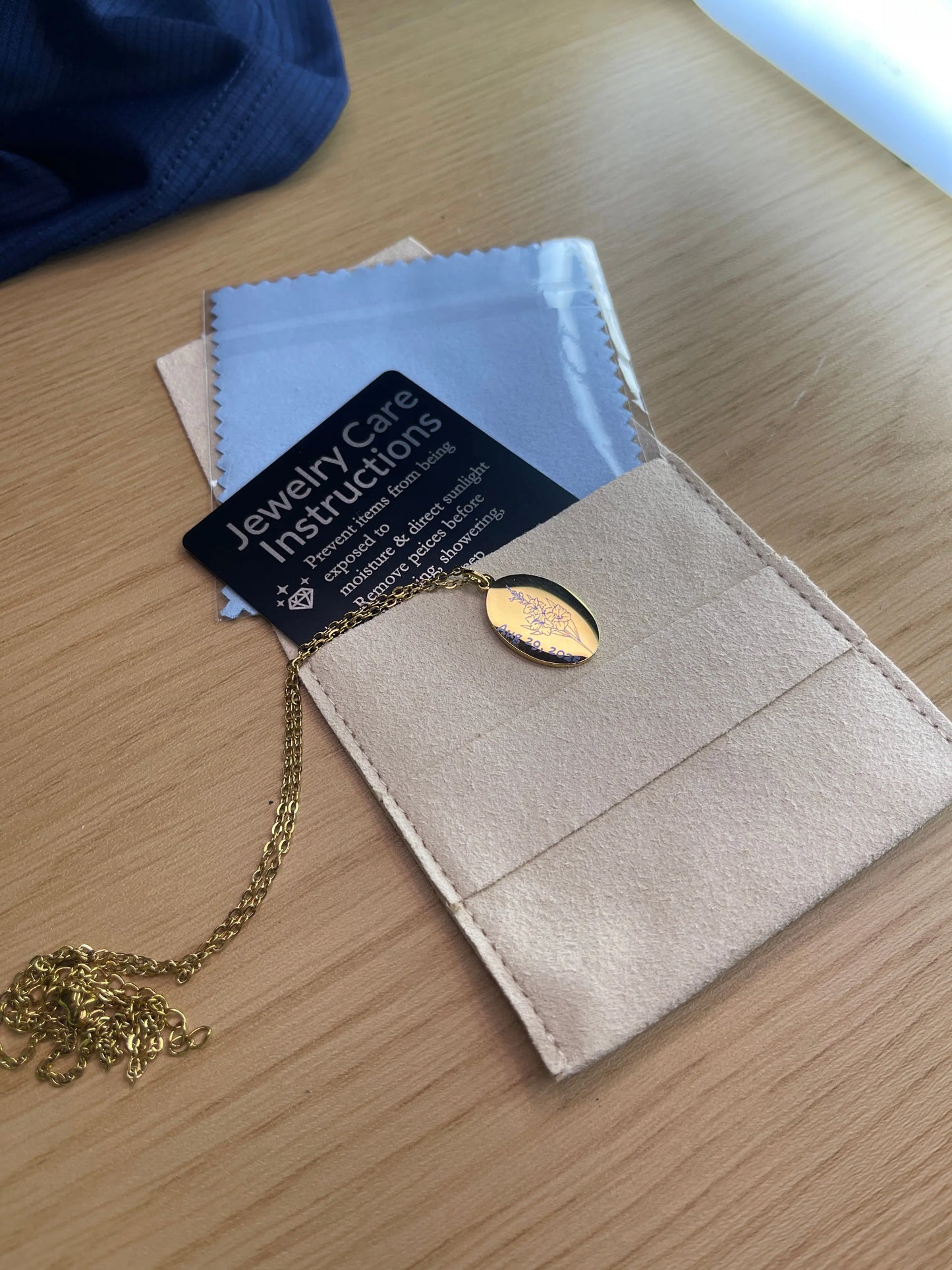 Oval Pendant Necklace Monarch Pine